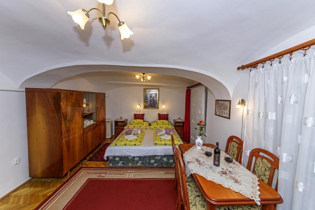 Barokk Vendeghaz Hotel Eger Værelse billede
